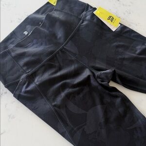 All in Motion High-Rise Leggings Black w/ Dark Blue Pattern NWT XL